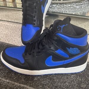 Jordan Men's Black and Blue Athletic Shoes